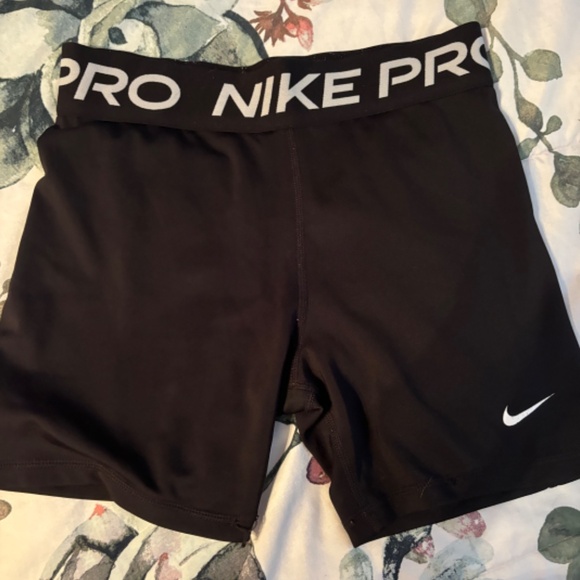 Nike Pro Bundle - Picture 2 of 6